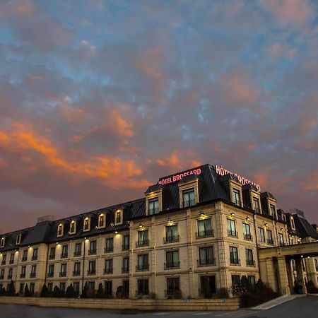Hotel Brossard Exteriör bild